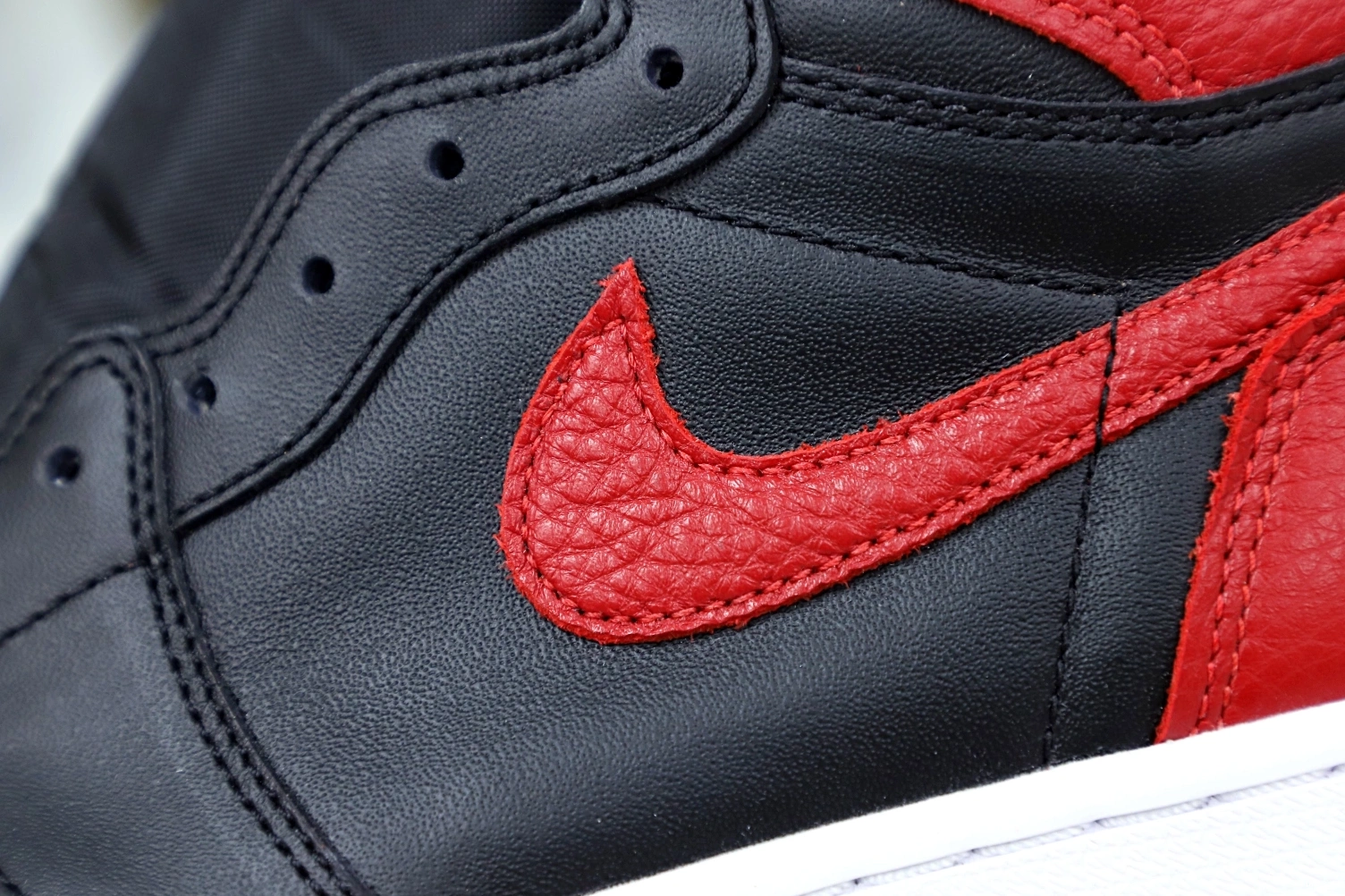 JORDAN HIGH RETRO AIR OG 1 'BRED' 1002